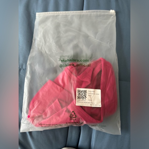 NWT Halara Softlyzero™ Plush U Neck Racerback Cut Out Cropped Tank Top Medium - Picture 9 of 9